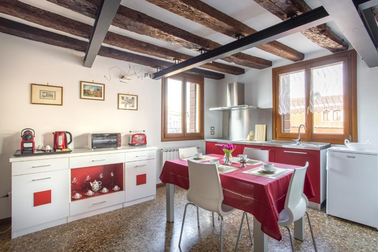 Guglie View Apartment Venesia Bagian luar foto